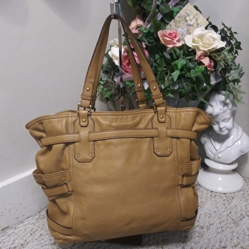 Michael Kors Gansevoort Taupe Large Leather Shoulder Bag - Picture 7 of 11